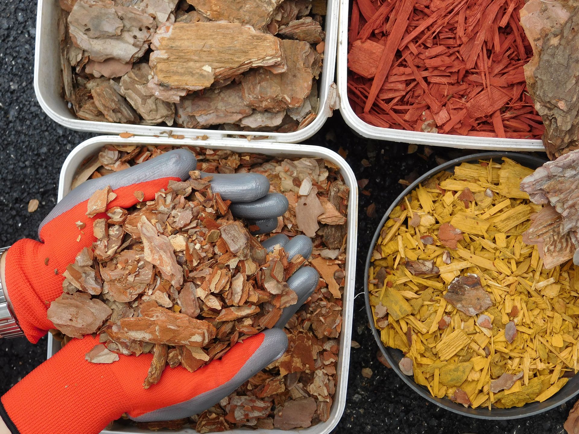 Sitni malč od borove kore